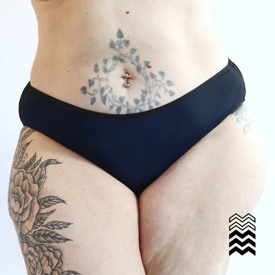 mypads-silvia-culotte-menstruelle-avec-agrafes-grande-taille-flux-moyen image 1
