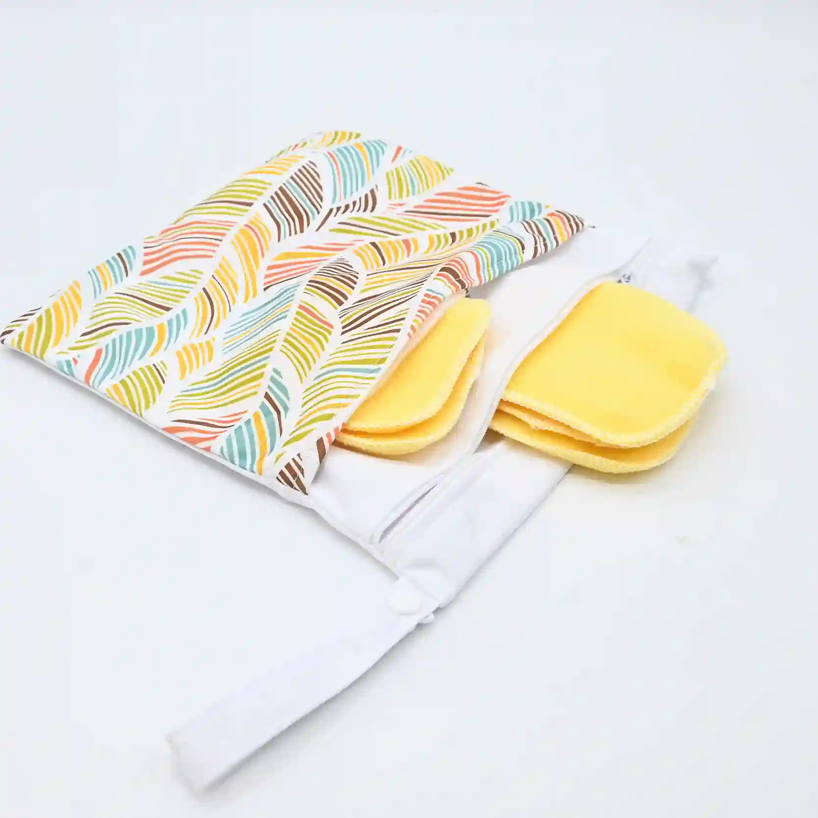 mypads-kit-t-maillot-de-bain-menstruel-cr-me-solaire-solide-pochette image 8